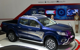 Nissan NAVARA  2.5L ( 4X4 WD ) số tự động 7 cấp mới nhất 2022